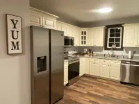 Spacious House with Great Room and Projector Experience - Stunning Escape