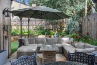 Private Hot Tub and Spacious Outdoor Oasis - Stunning Retreat