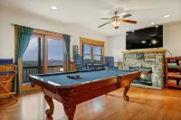 Breathtaking Mountain Views and Modern Design - Stunning Cabin Retreat Hotel a Madison County