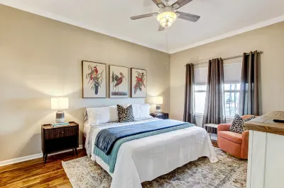 Stunning Ocean Views and Private Swimming Pool - Chic Beachside Haven