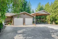 Private Driveway and Outdoor Patio Oasis - Serene Cottage Retreat Hotels in Snoqualmie
