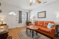 Artistic Decor and Cozy Patio - Charming Historical Retreat