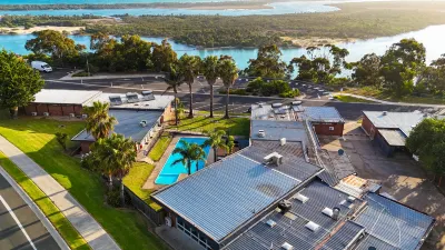 Ocean Views Motel Lakes Entrance Hotels near Myer Street Jetty