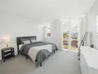 Rooftop Oasis with Fire Pit and City Views - Stylish Coastal Retreat Hotels in Delridge