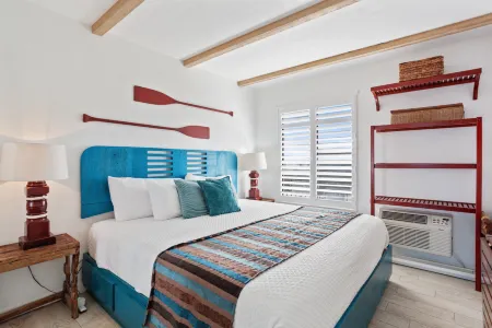 Scenic Balcony and Ample Amenities - Charming Coastal Retreat