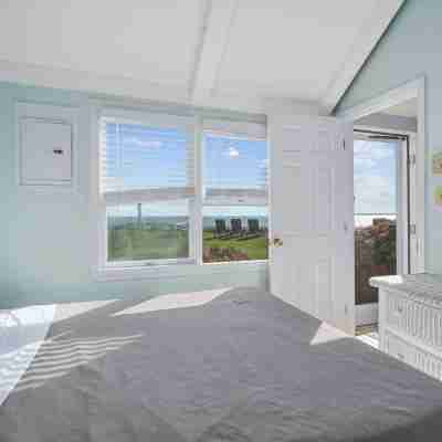 Stunning Water Views and Exclusive Beach Access - Charming Coastal Retreat Rooms