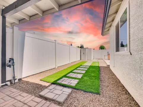 Private Hot Tub and Spacious Outdoor Retreat - Charming Sanctuary