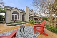 Private Pool and Game Room - Gorgeous Luxury Escape Hotels in Deer Park