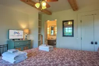 Stunning Mountain Views and Hot Tub - Charming Escape in Nature