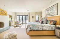 Stunning Pool and Hot Tub with Designer Kitchen - Luxurious Pueblo Revival Oasis