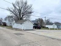 Cozy Living Area and Modern Kitchen Amenities - Charming Retreat