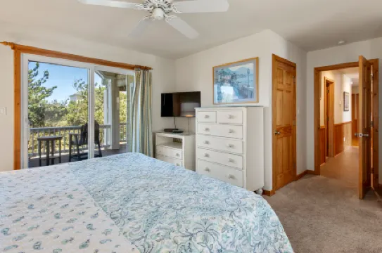 Private Pool and Ocean View - Charming Coastal Escape