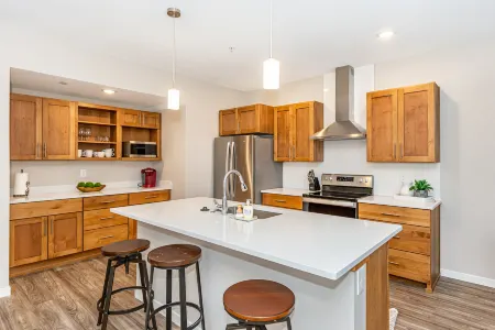 Cozy Retreat with Modern Amenities - Charming Vacation Oasis