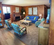 4 Br Luxury Direct Bayfront Screen Porch, Sundeck, Beach, Pier, Walk Everywhere!