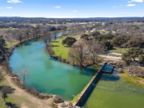 5/2 (two kings), fireplace, hot tub, firepit ブランコのホテル