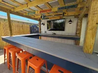 Heated Pool, Bikes, Kayaks, Sups, Outdoor Tiki Bar with TV Corn Hole Court