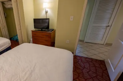 Ocean View Balcony and Lazy River - Exquisite Beachfront Sanctuary 미틀 비치 시티센터 호텔