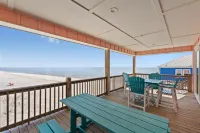 Beachfront Access and Stunning Views - Luxurious Coastal Paradise