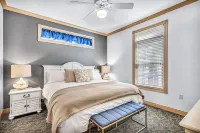 Lovely Lake Lookout - Cozy 2BR Condo Steps from Lake Michigan Hotels near Pick n Save