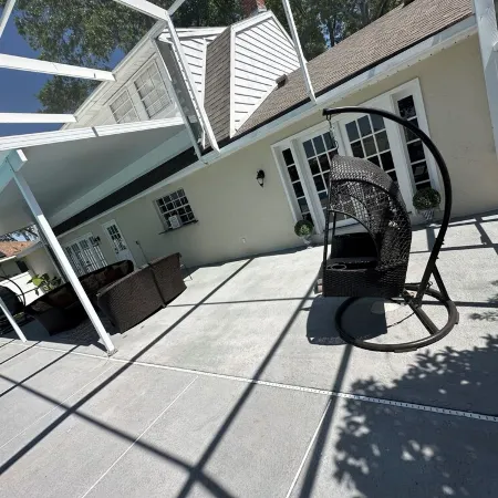 Spacious 5 Bedroom 3.5 Bath Pool Home with Gym!!