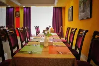The Royal Garden Hotel - breakfast