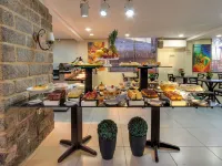 Flat Pietra Hotels near Santinho