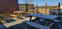 Campsite - the Ring Pub Glamping Pods Hotels in Rhosgoch
