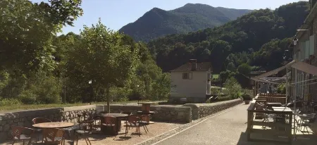 Hotel-Bistro les Pas Sages Отели в г. Ос-ан-Асп