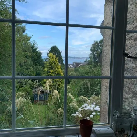 Cedarbank's - the Little Art House - Dog Friendly