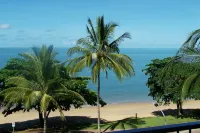 Beachfront Apartments on Trinity Beach - Ocean View