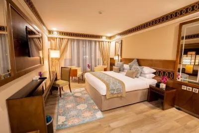 Violet Al Azizia Hotel  호텔