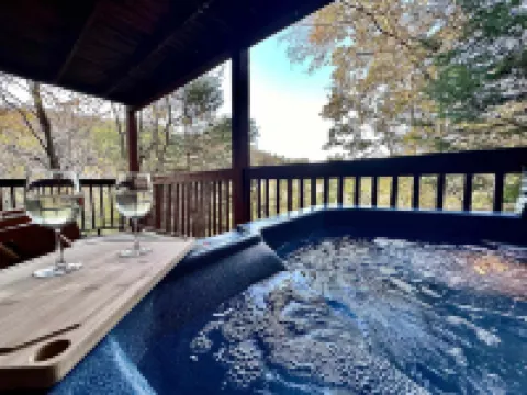 Cove Creek Overlook - Secluded Mountain Retreat with Stunning Views