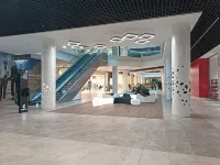 18층 콘도, 수영장 및 피트니스 센터 있음