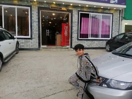 Sunshine Hotel & Restaurant Отели в г. Malam Jabba