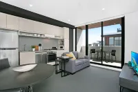 Clayton Serviced Apartments - Romantic