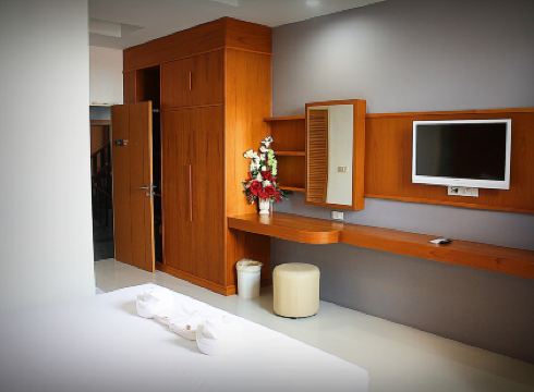 โรงแรมเมอร์เดอลอง