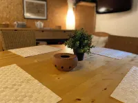 우를라우프쇼프 알트쾨 라데보일 호텔