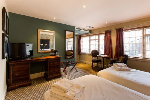 Maltsters Hotels in Fairwater