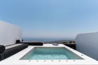 Cresanto Luxury Suites - Hot Tub