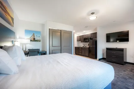 Independence Stay Hotel and Long Term Suites Отели в г. Юг Рейндж