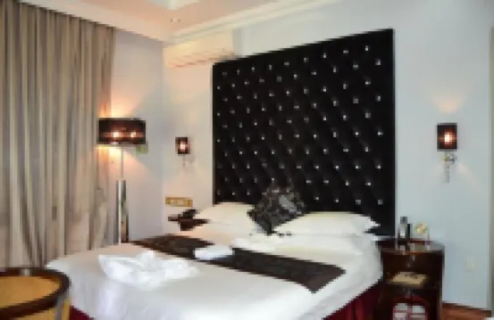 Staybridge Riverside & Spa