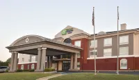 Holiday Inn Express & Suites SELMA by IHG Hotel di Selma