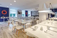 Aqua House - breakfast