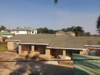 Autumn Breeze Manor Guest House - Bergblick