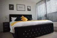 Penthouse 1-Bed Apartment with Amazing Views - balcony