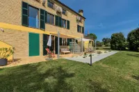 Villa Morro Suites - Bed and Breakfasts