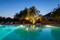 Hilltop Resort - Pools