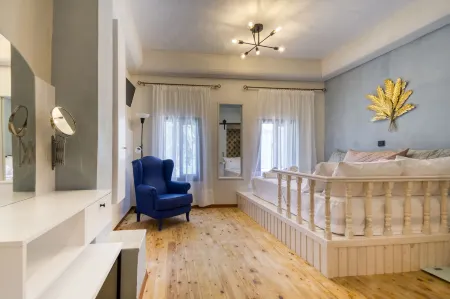 Bastion Luxury Medieval Accommodation Отели рядом с достопримечательностью «Anthony Quinn Bay»