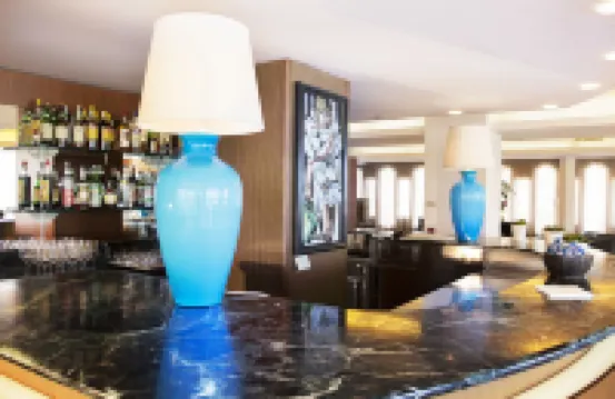 City Hotel