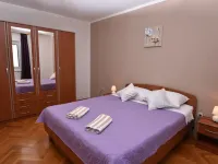 Apartments Katica Hotels in Primosten